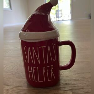 NWT Rae Dunn. Santa’s Helper Mug with Santa Hat Lid